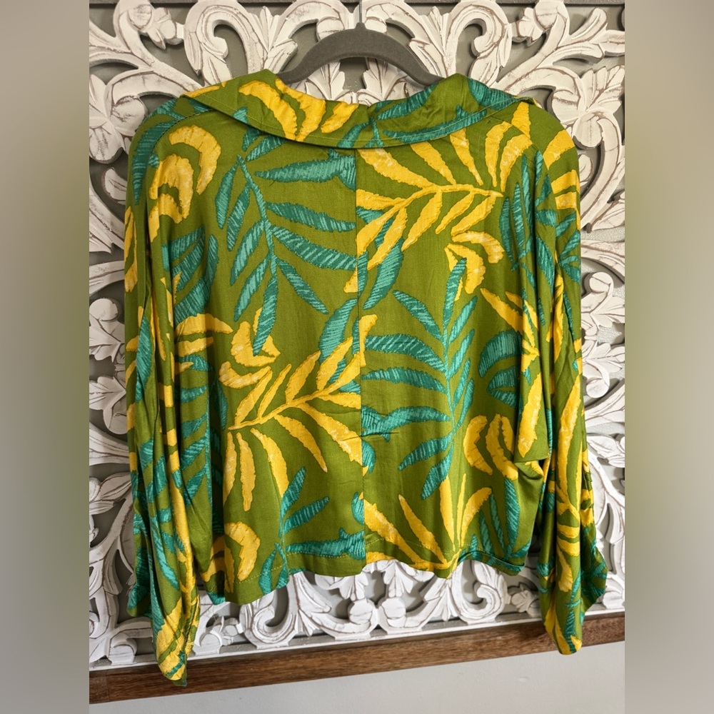 NWT Haute Hippie Green & Yellow Blouse π΄ Resort Luxe Print Top |Blogger Favorite - Picture 7 of 7